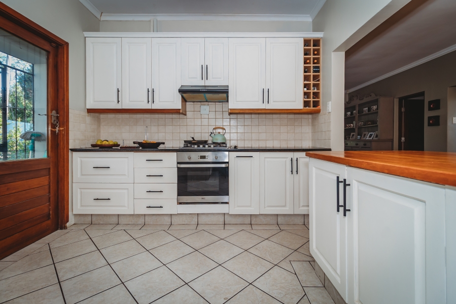4 Bedroom Property for Sale in Heatherlands Western Cape